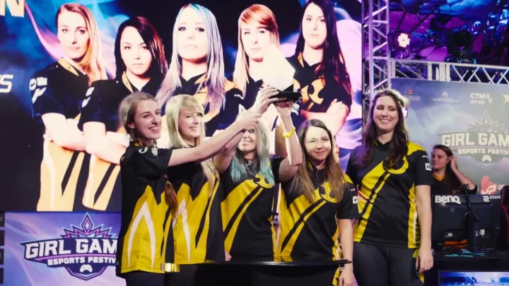 Daftar 6 Atlet Esports Wanita Paling Berprestasi di Indonesia